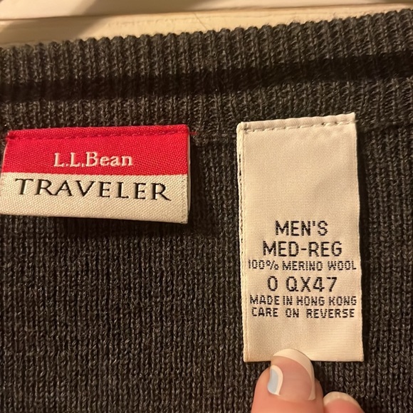 LL Bean 100% Merino Wool Sweater Traveler sz M Gray VNeck washable business - Picture 2 of 4